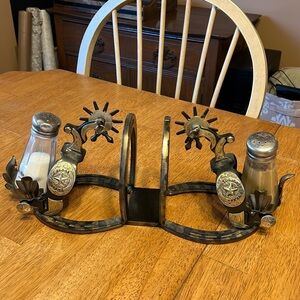 Salt Pepper Napkin Holder Western/Cowboy theme Made w real spurs Horseshoes